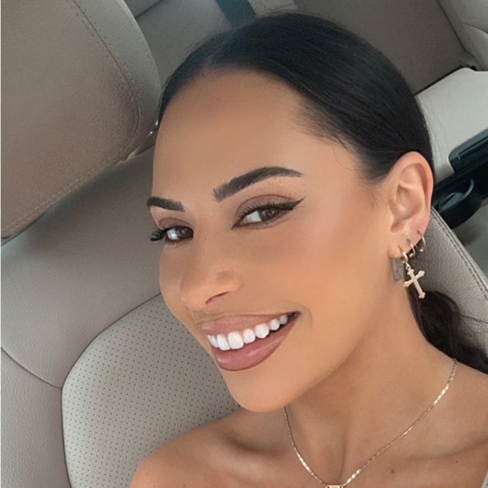 Meet your Posher, Hannah